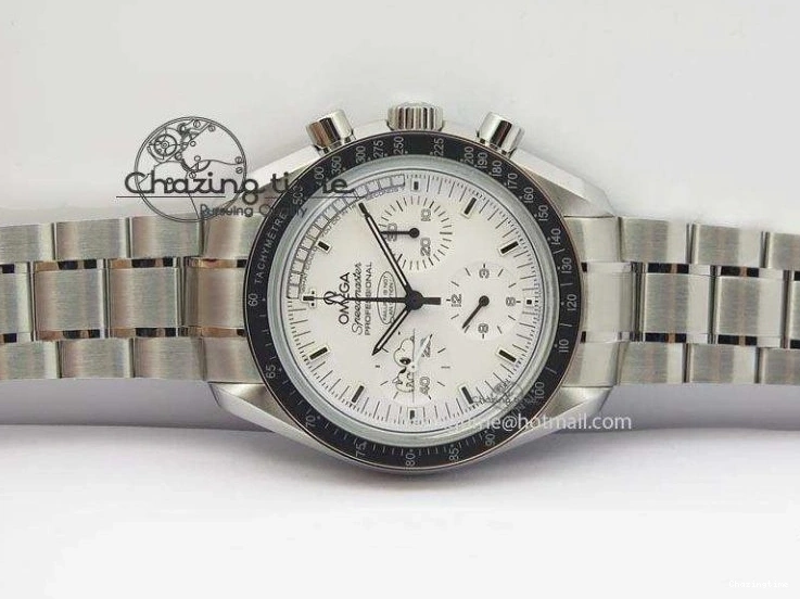 1223 Efficient Speedmaster JHF SS Snoopy Award 45th Anniversary White dial On SS Bracelet 8239